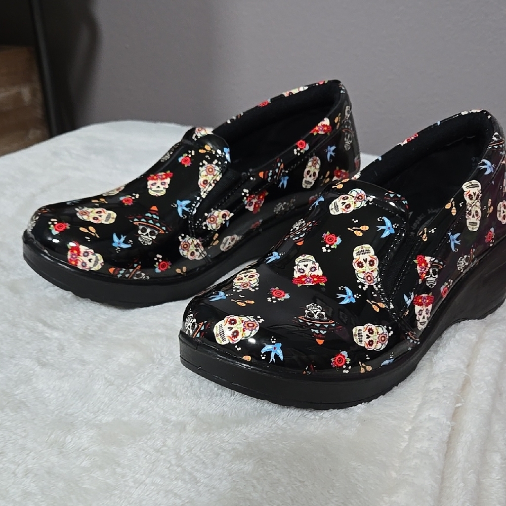 Colorful Skull Patterned Slip-On Shoes